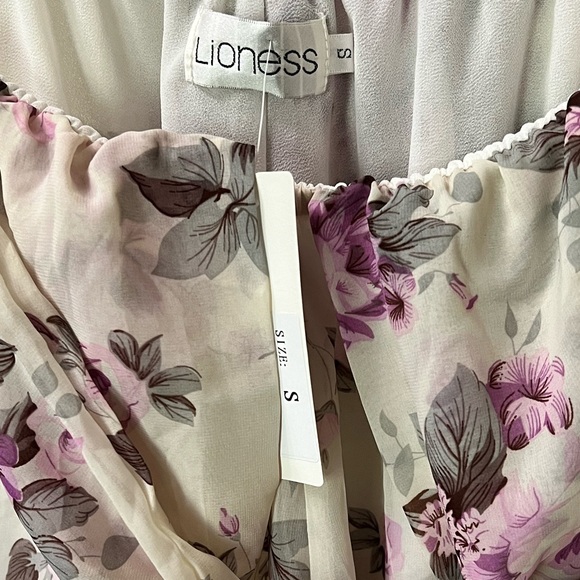 Skort flower bottoms with attached wrap top - Picture 5 of 6